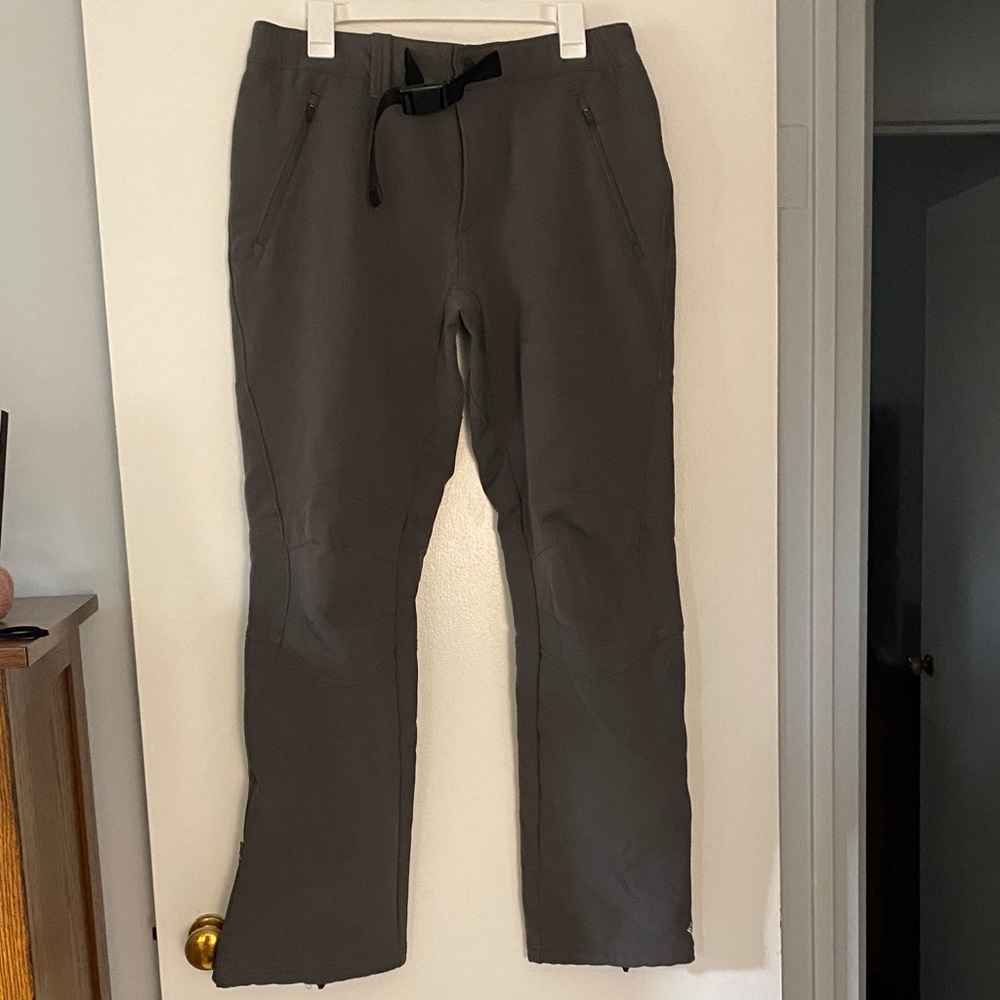 Columbia Men's Gray Cargo Work pants with Buckle